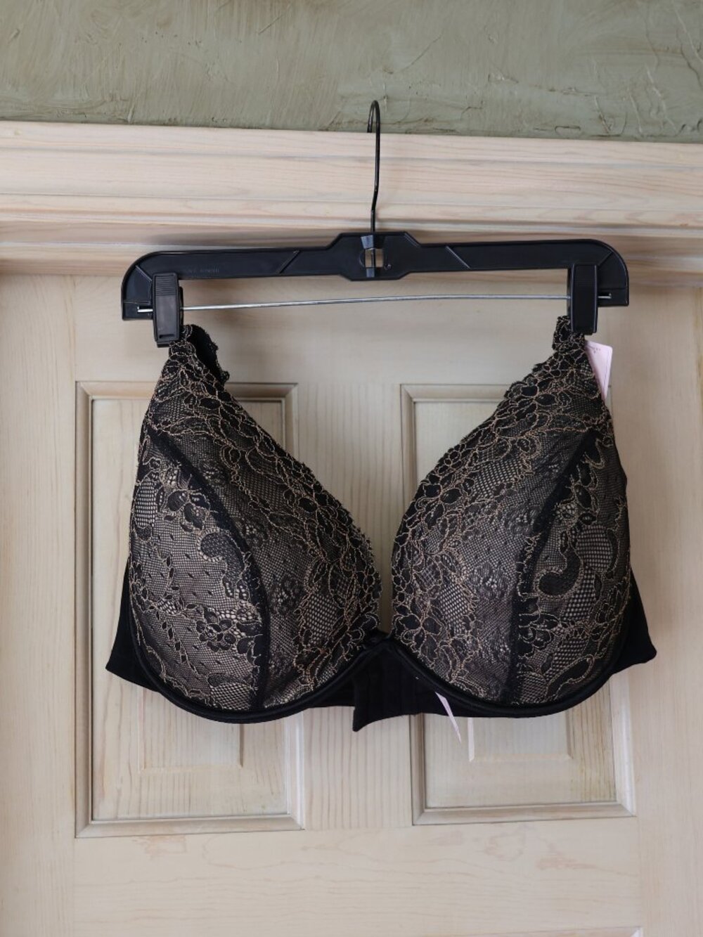 Lane Bryant Cacique Black Lace Plunge Bra 44DDD MSRP $38 NWT